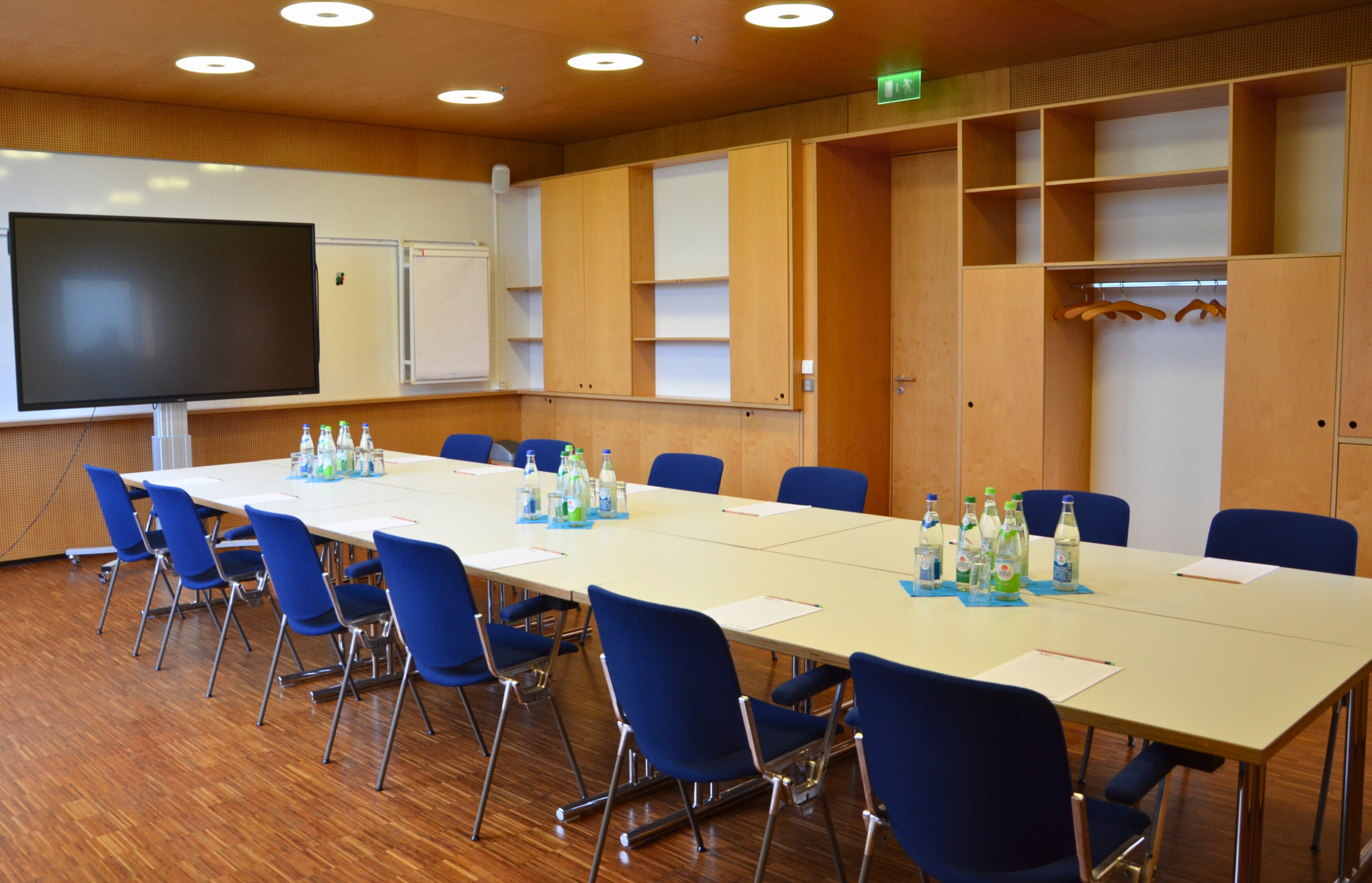 Konferenzraum 4 als Block bestuhlt