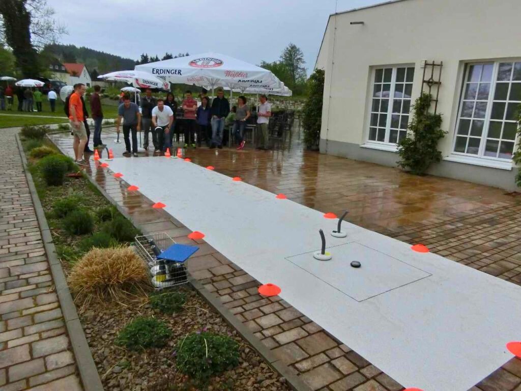 Eisstockschießen auf fester Spielbahn