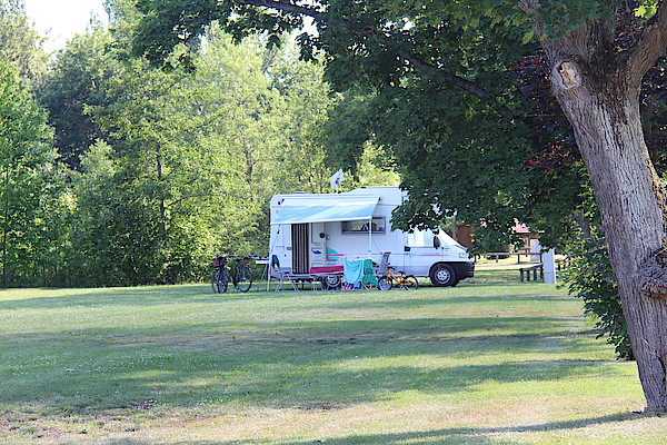 Camping- und Zeltplatz  am Freibad